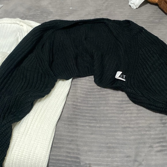 White and black cardigan - Picture 2 of 2